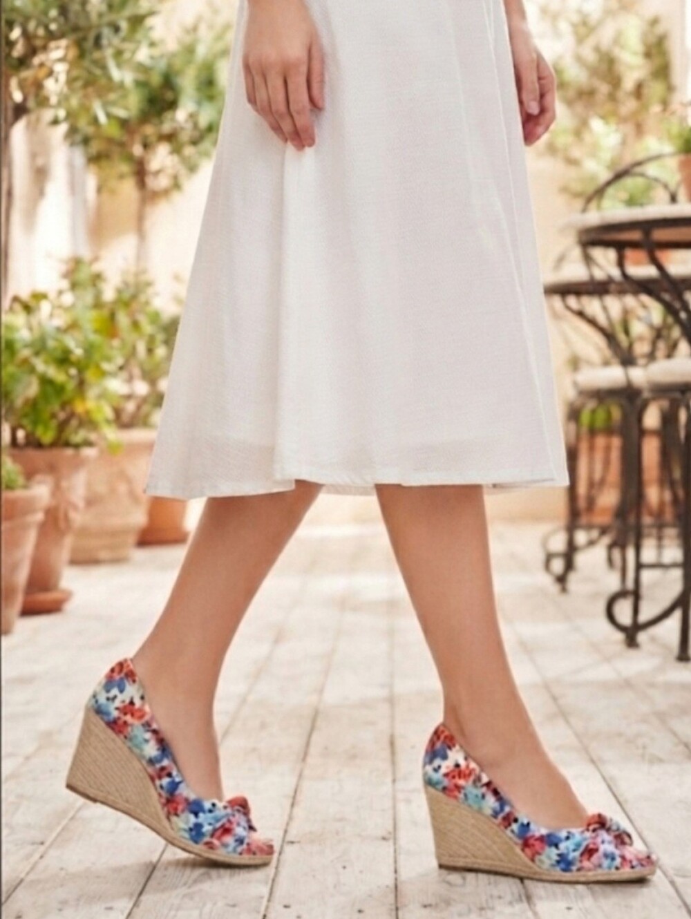 Kelly & Katie Ivala Floral Wedge Espadrille Sandal Red Blue Peep Toe Size 10